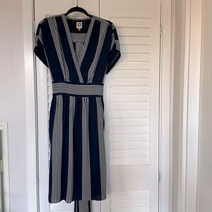 Beautiful Anne Klein navy and white dress